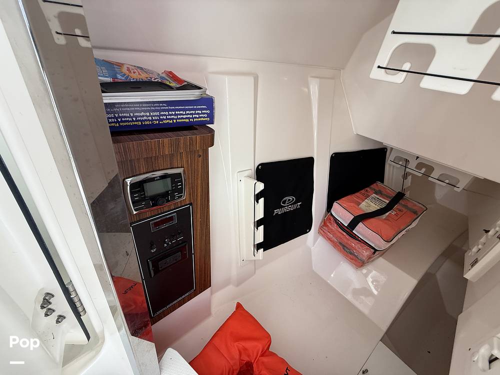 Slide: The Image of Huge Port Storage Accessable With Dash Opening - 15317211