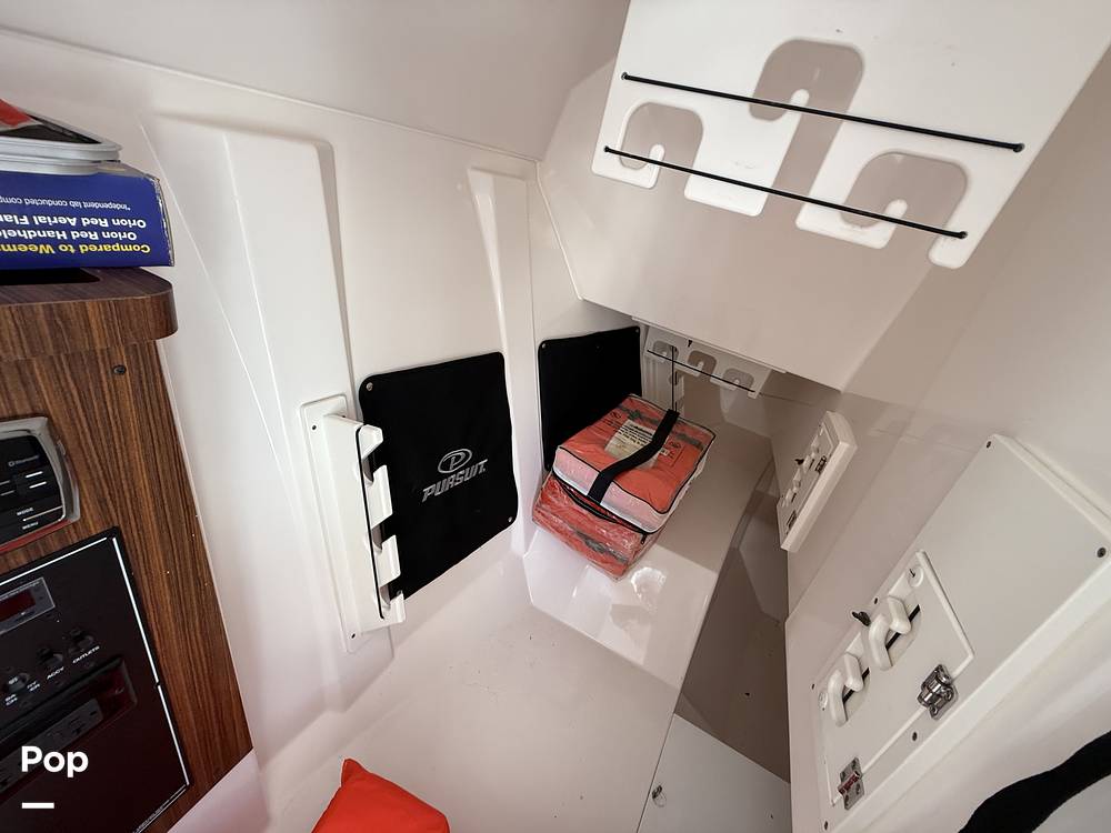 Slide: The Image of Huge Port Storage Accessable With Dash Opening - 15317216