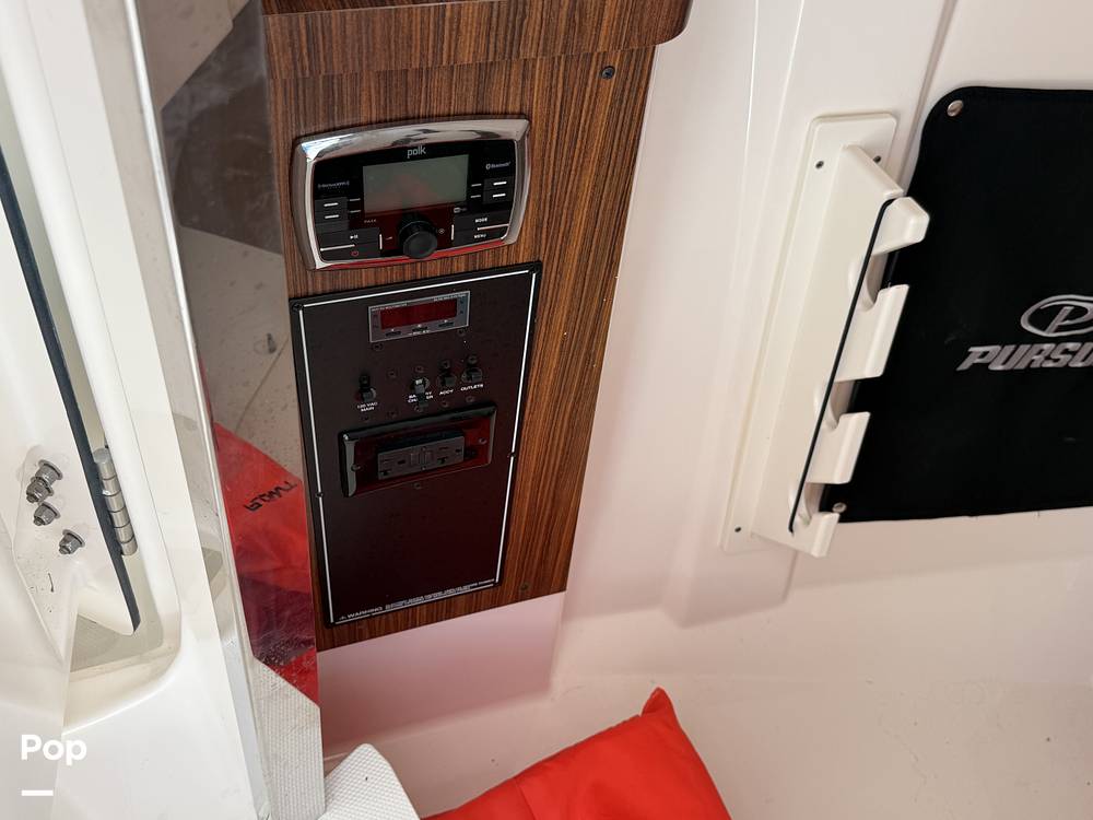 Slide: The Image of Huge Port Storage Accessable With Dash Opening - 15317218