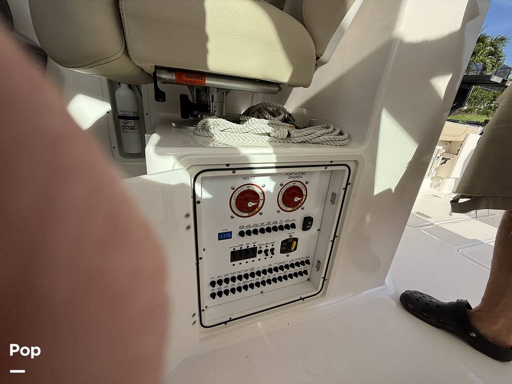 Slide: The Image of Battery Switches - 15317232