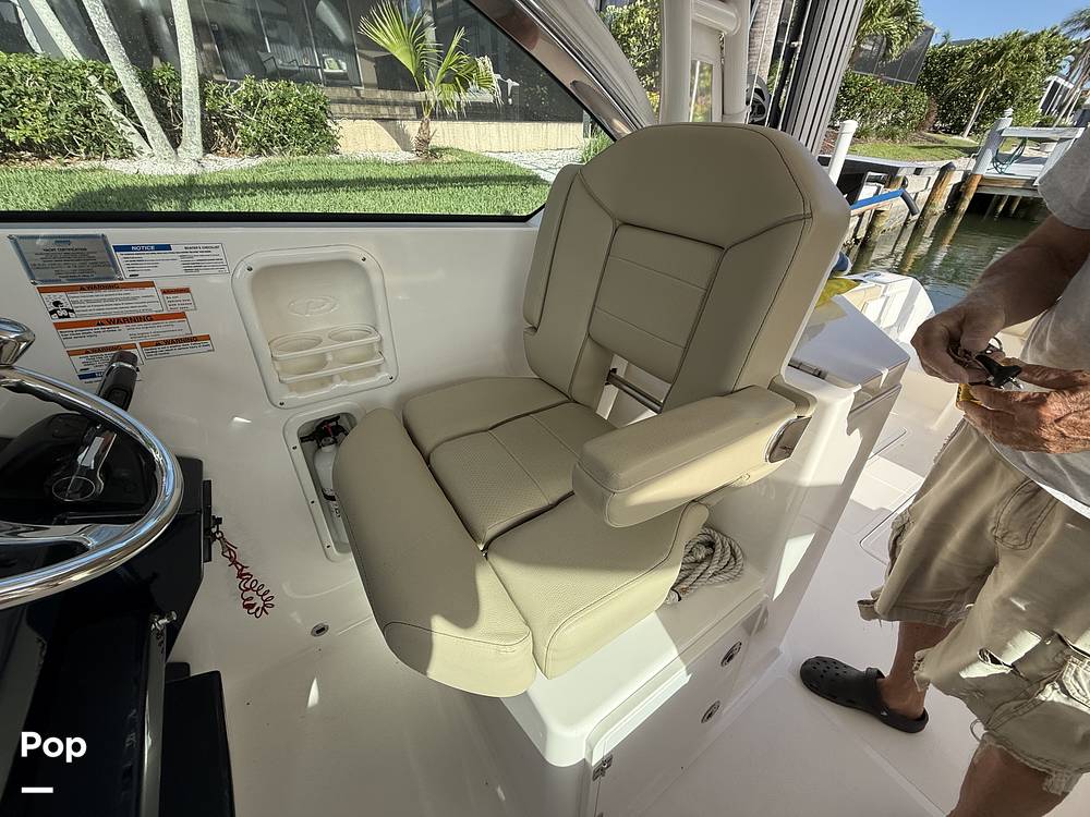 Slide: The Image of Comfortable Mulit Position Helm The Way The Captain Wants - 15317233