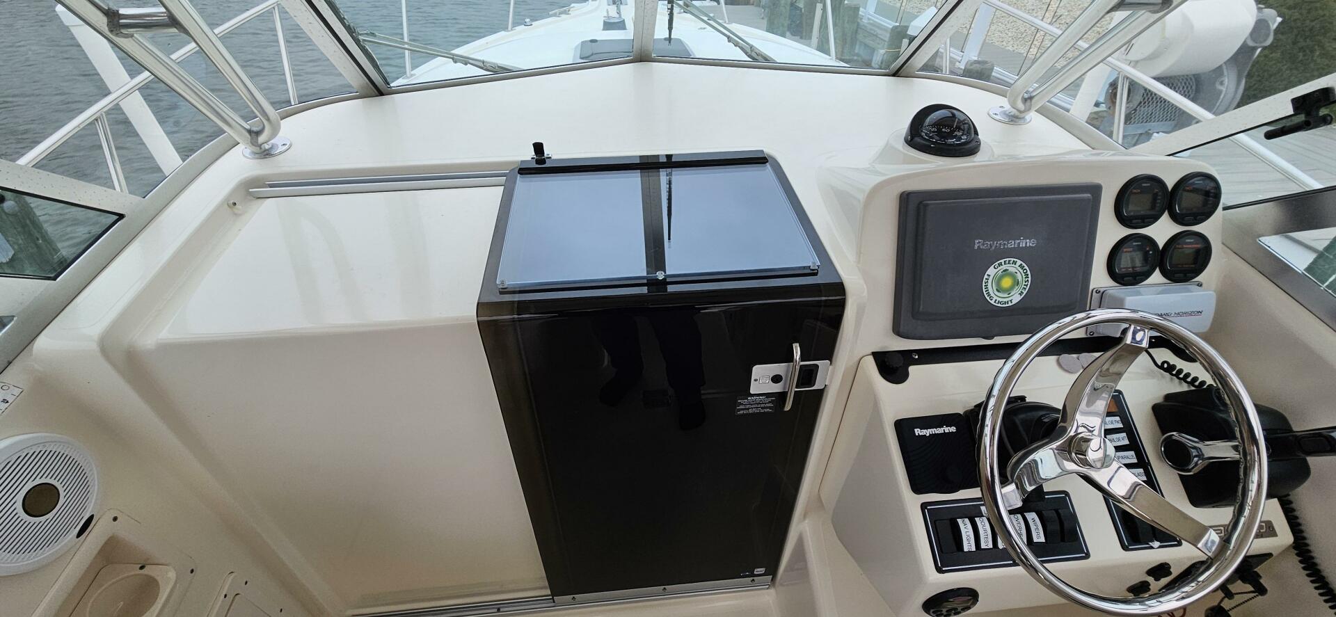 Slide: The Image of Pursuit 3070 Offshore 2006 - 5182489