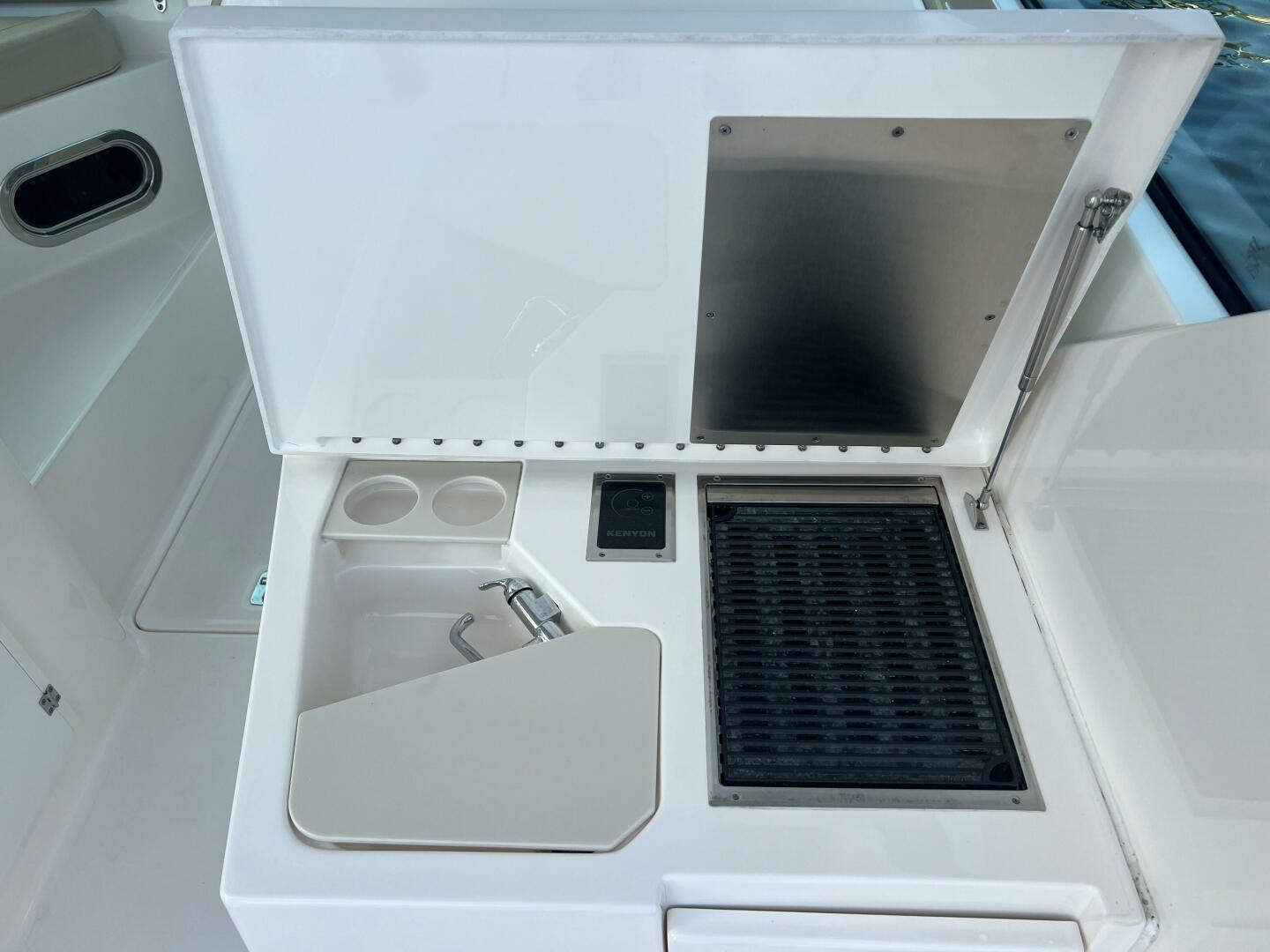 Slide: The Image of Pursuit 32 DC -  2015 Pursuit 32 DC - 5454109