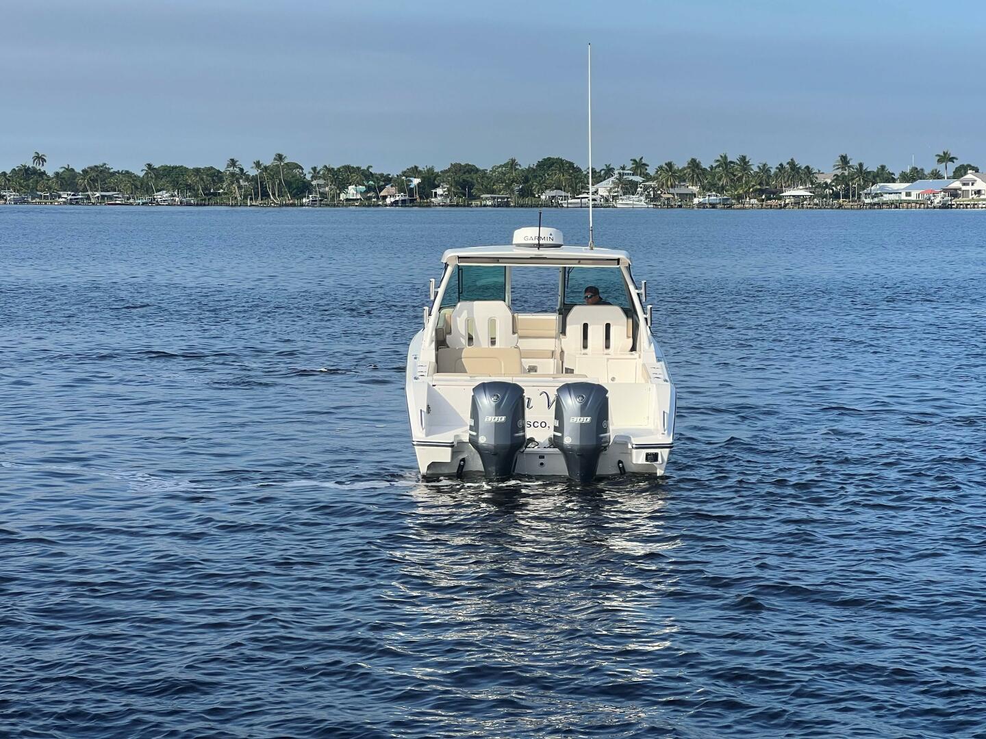 Slide: The Image of Pursuit 32 DC - Stern 2015 Pursuit 32 DC - 5454163