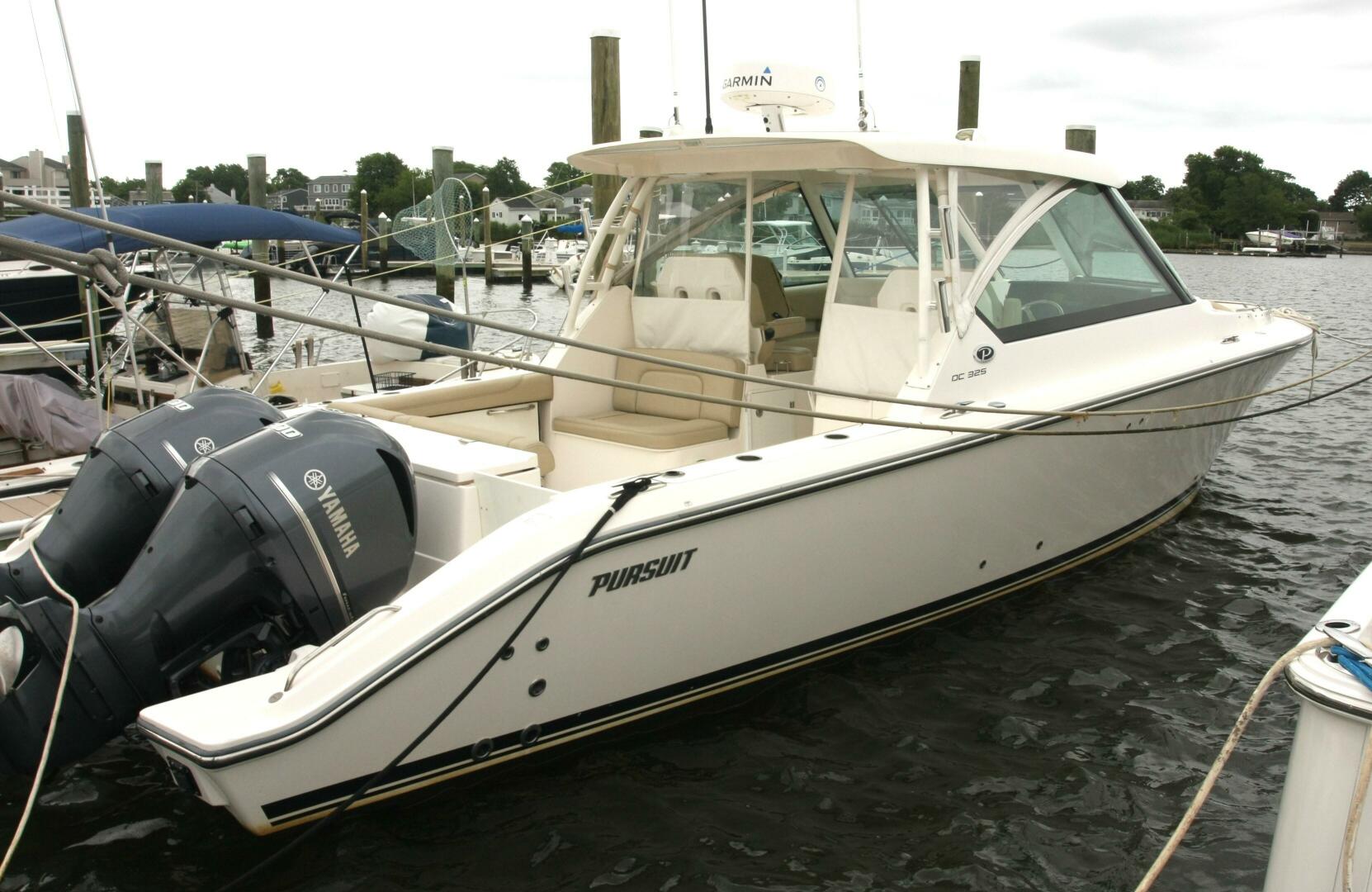Slide: The Image of Pursuit 325 Dual Console 2018 - 4480862