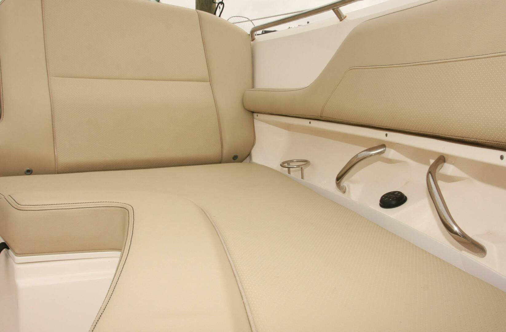 Slide: The Image of Pursuit 325 Dual Console 2018 - 4480852