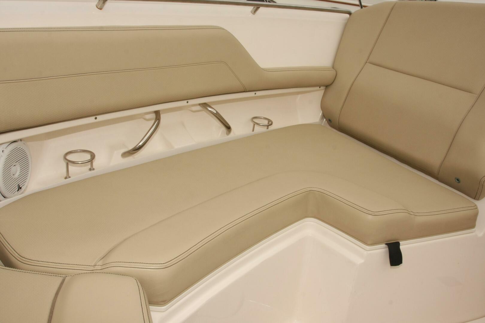 Slide: The Image of Pursuit 325 Dual Console 2018 - 4480854