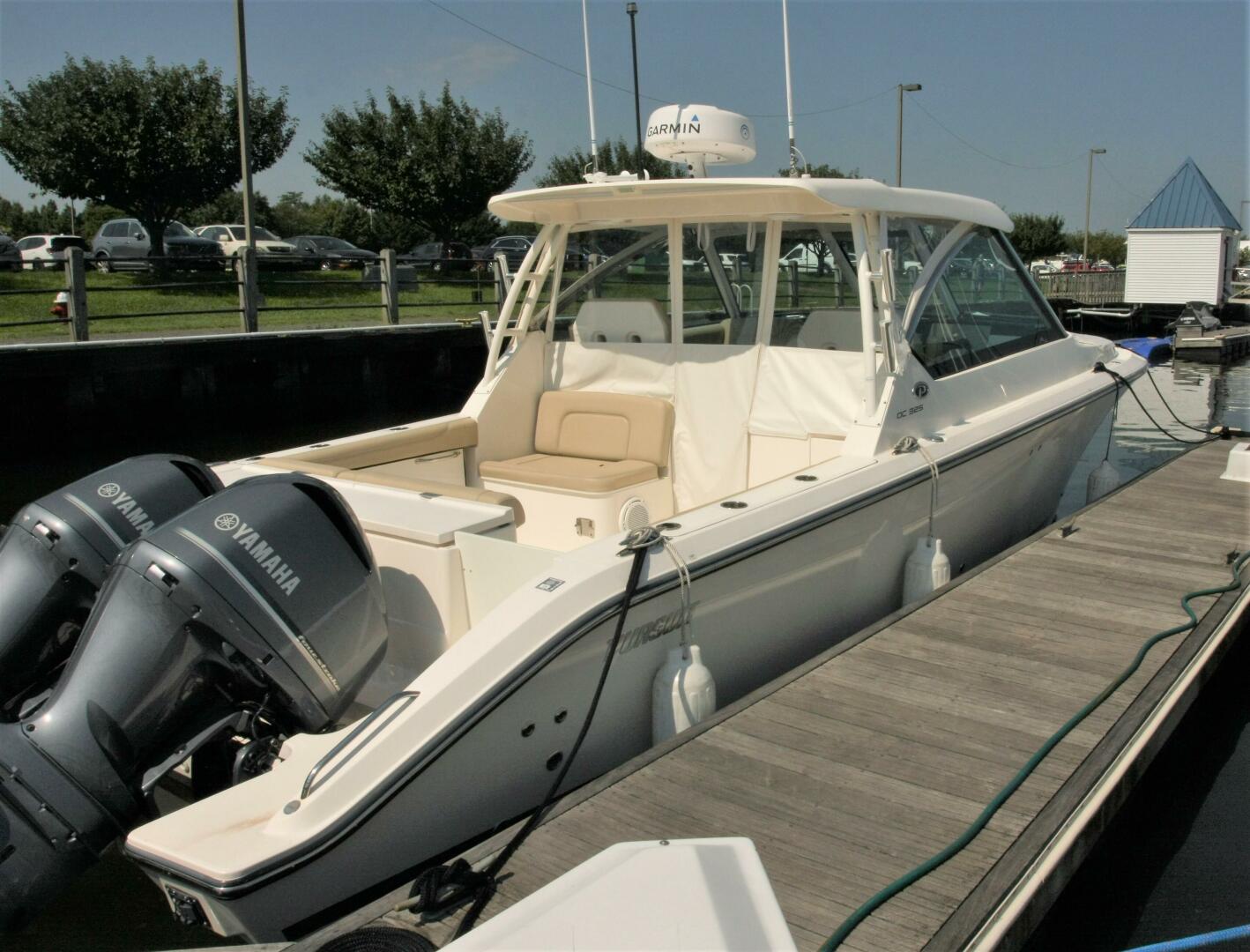 Slide: The Image of Pursuit 325 Dual Console 2018 - 4480810