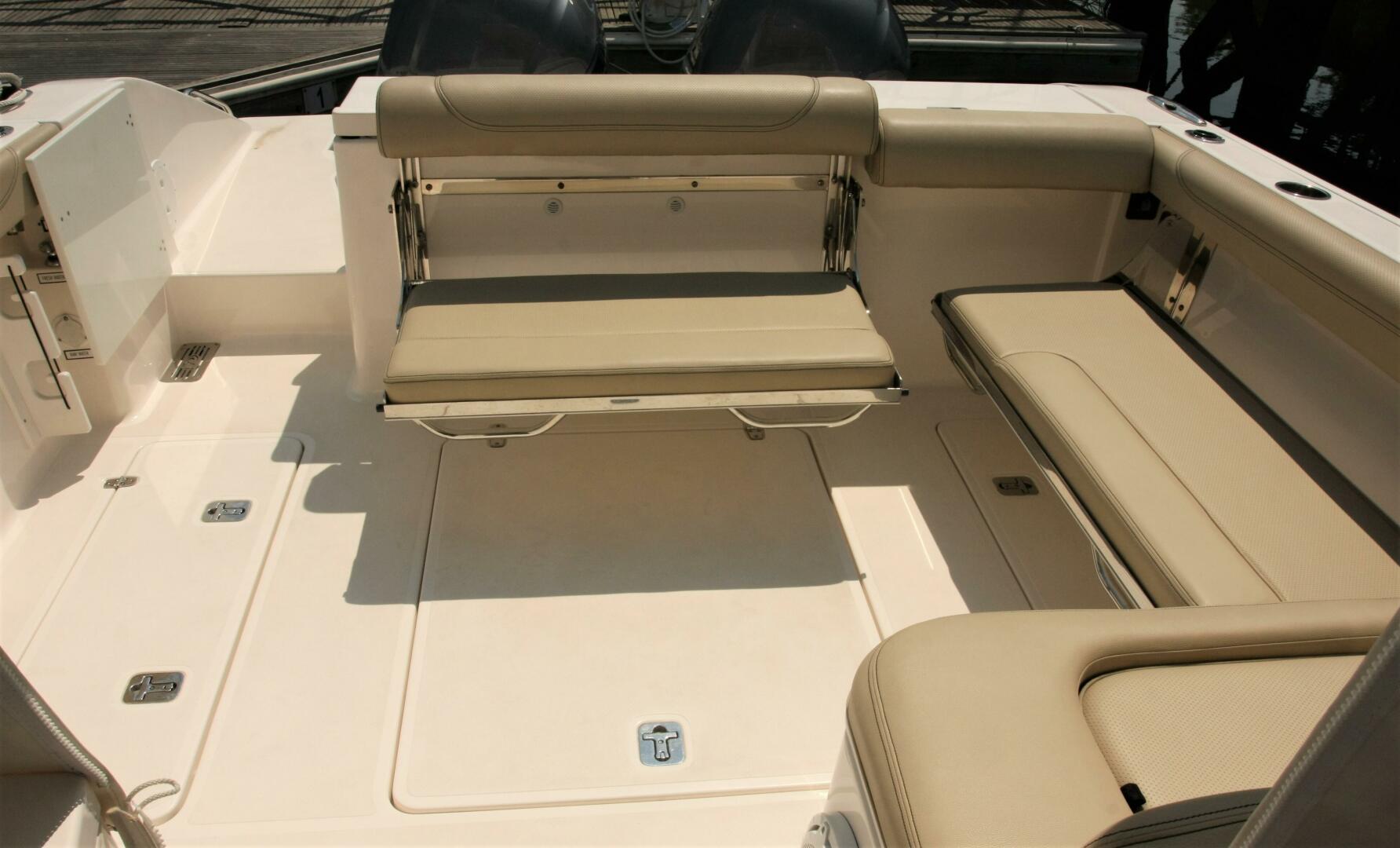 Slide: The Image of Pursuit 325 Dual Console 2018 - 4480844