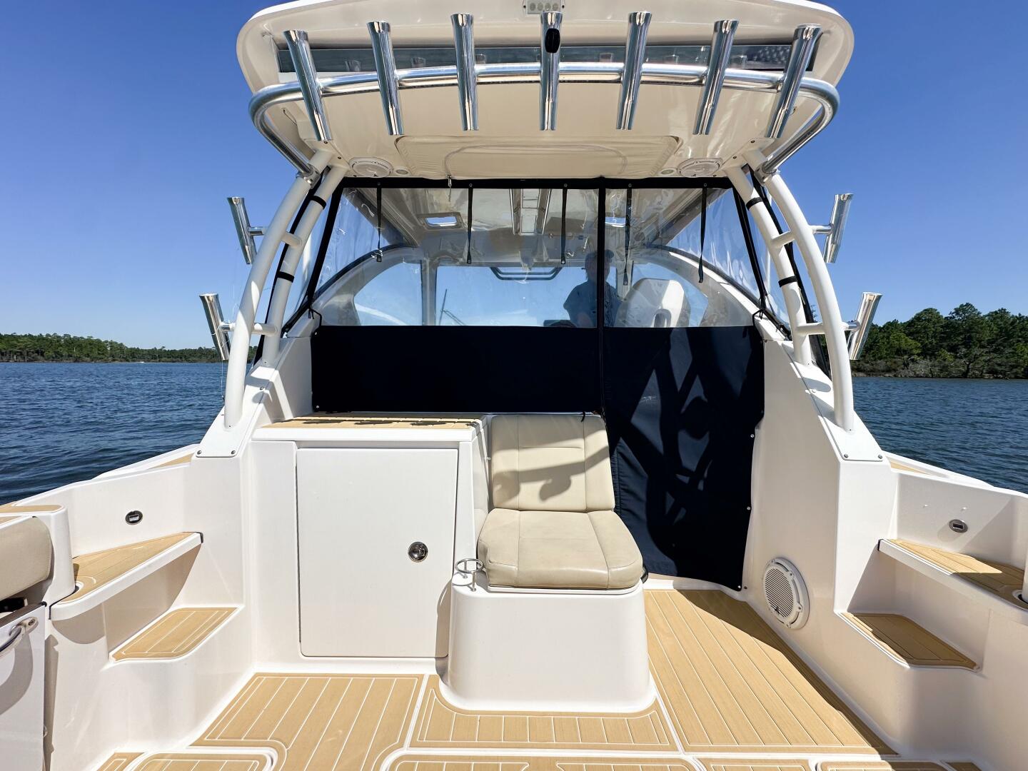 Slide: The Image of 2016 Pursuit 325 Offshore  - 4711639