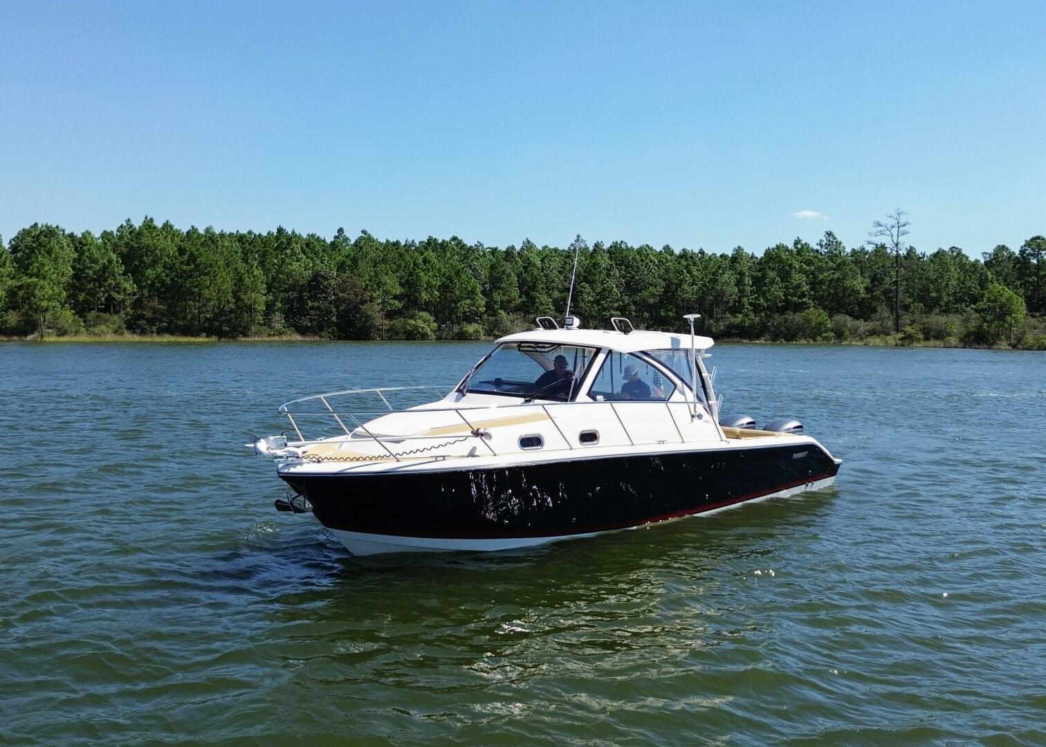 Slide: The Image of 2016 Pursuit 325 Offshore  - 4711662