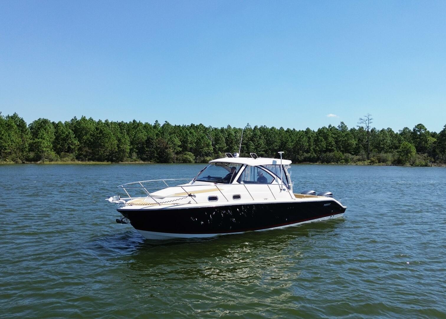 Slide: The Image of 2016 Pursuit 325 Offshore  - 4711664
