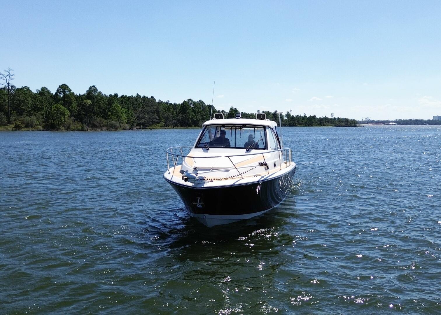 Slide: The Image of 2016 Pursuit 325 Offshore  - 4711665