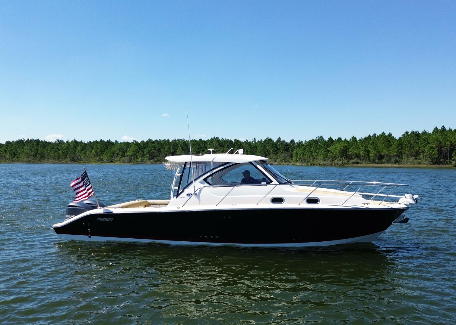 Slide: The Image of 2016 Pursuit 325 Offshore  - 4711668