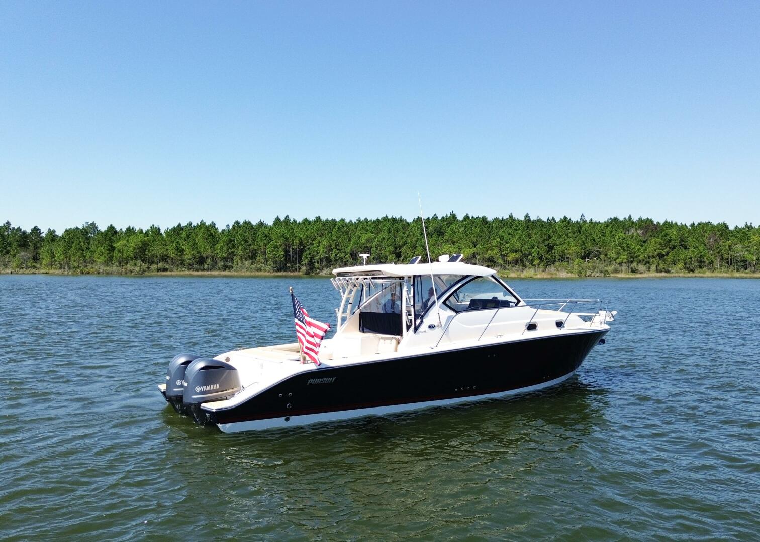 Slide: The Image of 2016 Pursuit 325 Offshore  - 4711670