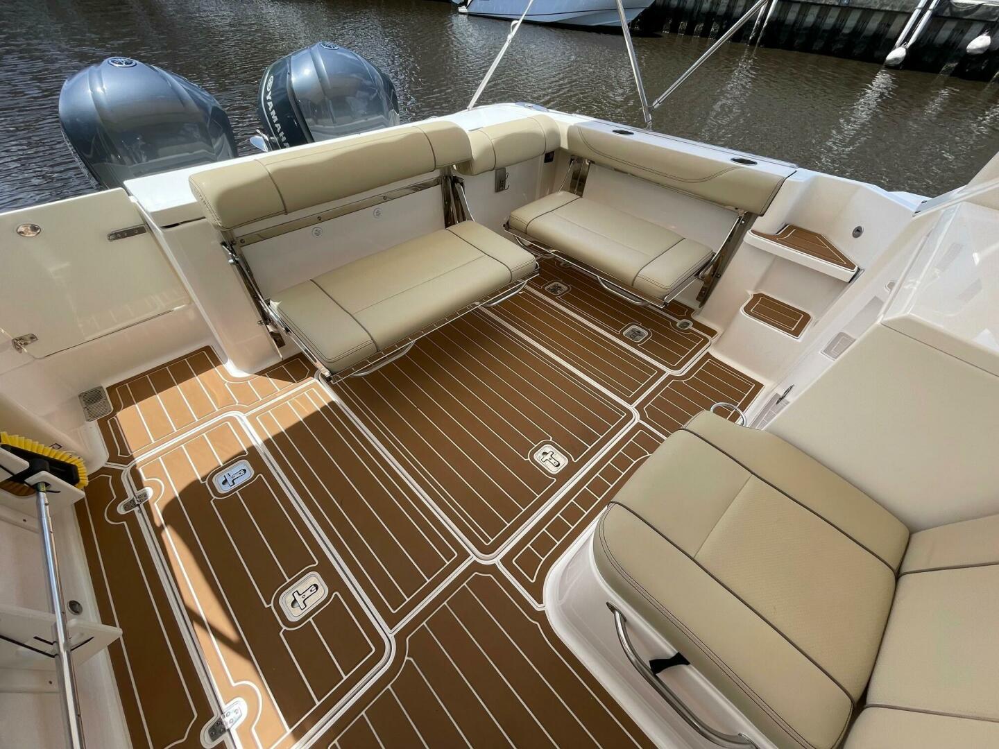 Slide: The Image of Pursuit 32 False Echoes- Cockpit 2017 32 Pursuit 325 OS False Echoes - 5506933