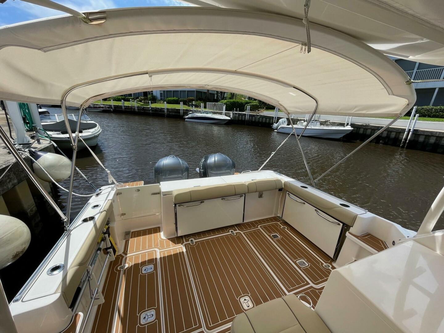 Slide: The Image of Pursuit 32 False Echoes- Cockpit 2017 32 Pursuit 325 OS False Echoes - 5506935