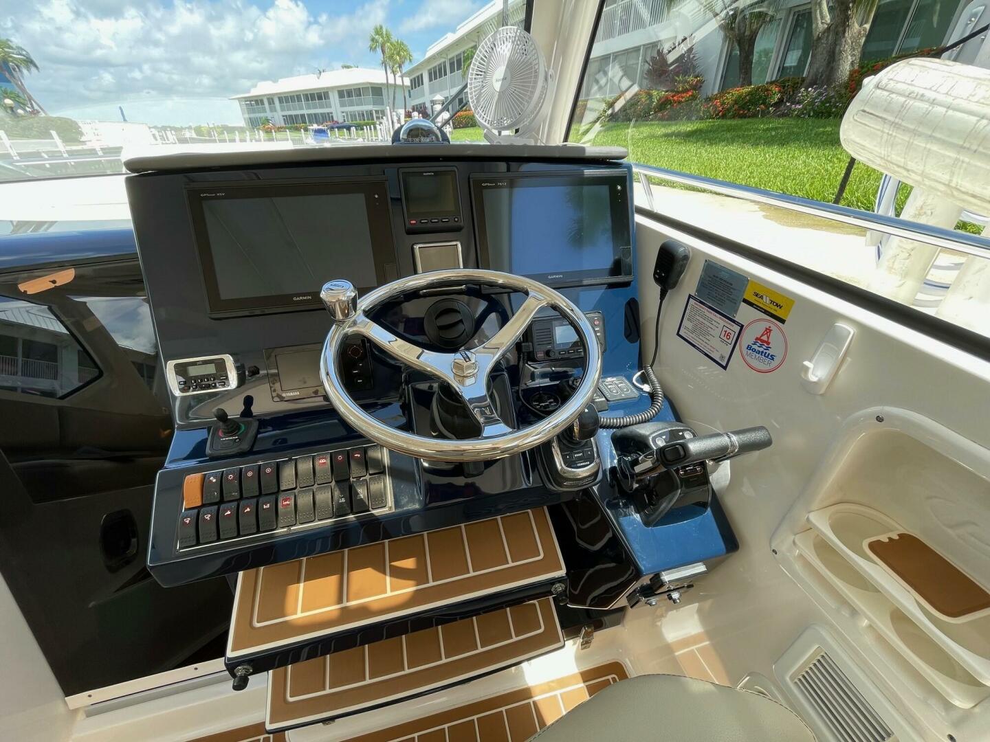 Slide: The Image of Pursuit 32 False Echoes- Helm 2017 32 Pursuit 325 OS False Echoes - 5507183