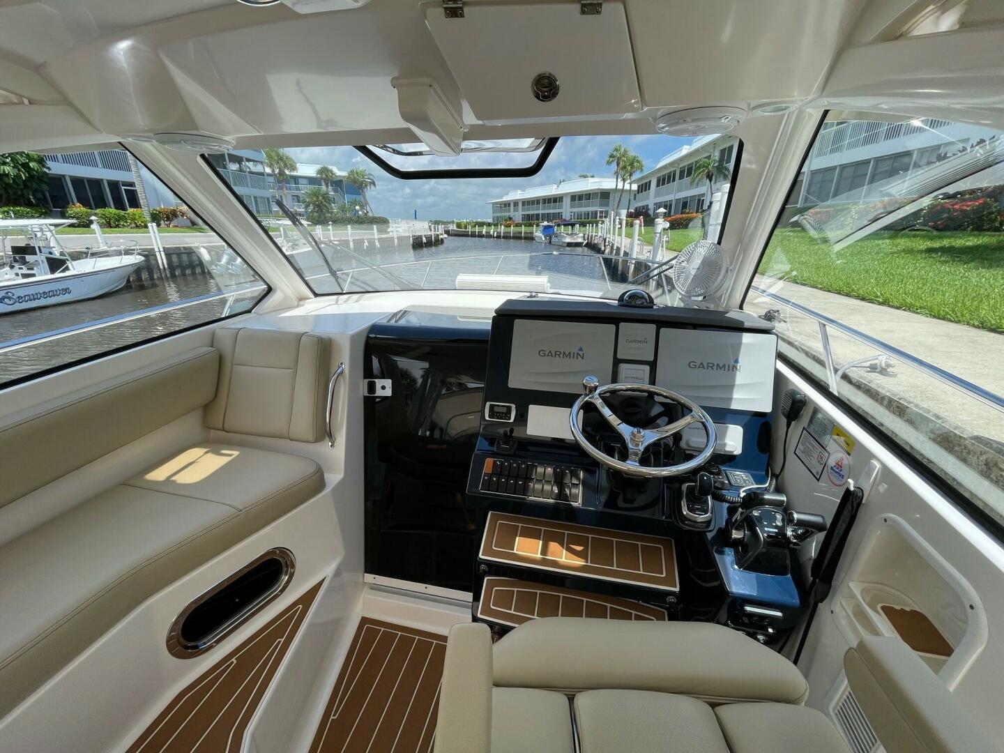 Slide: The Image of Pursuit 32 False Echoes- Helm 2017 32 Pursuit 325 OS False Echoes - 5507184