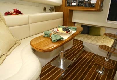 Slide: The Image of Pursuit 3370 Offshore 2006 - 2