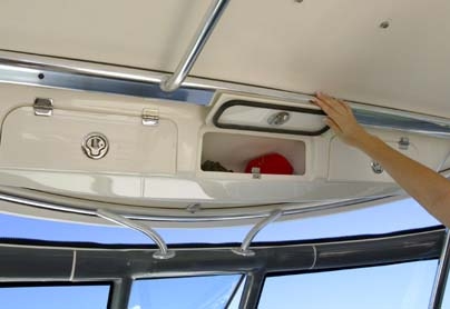 Slide: The Image of Pursuit 3370 Offshore 2006 - 5