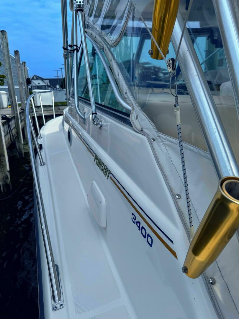 Slide: The Image of Pursuit 3400 Express 2003 - 5510848