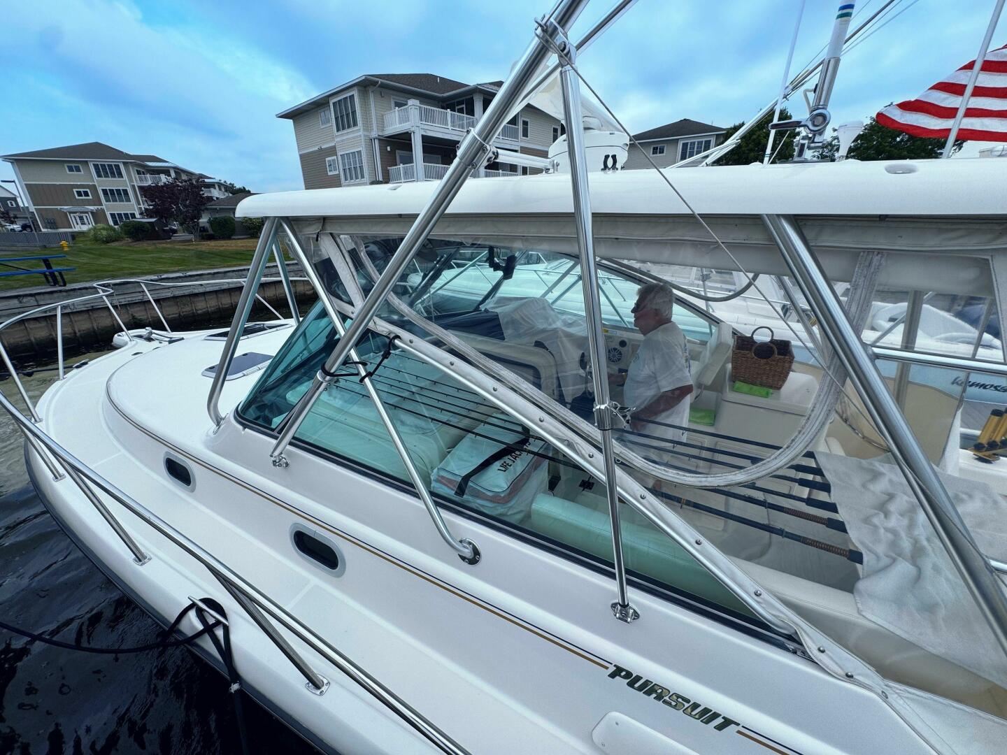 Slide: The Image of Pursuit 3400 Express 2003 - 5510849