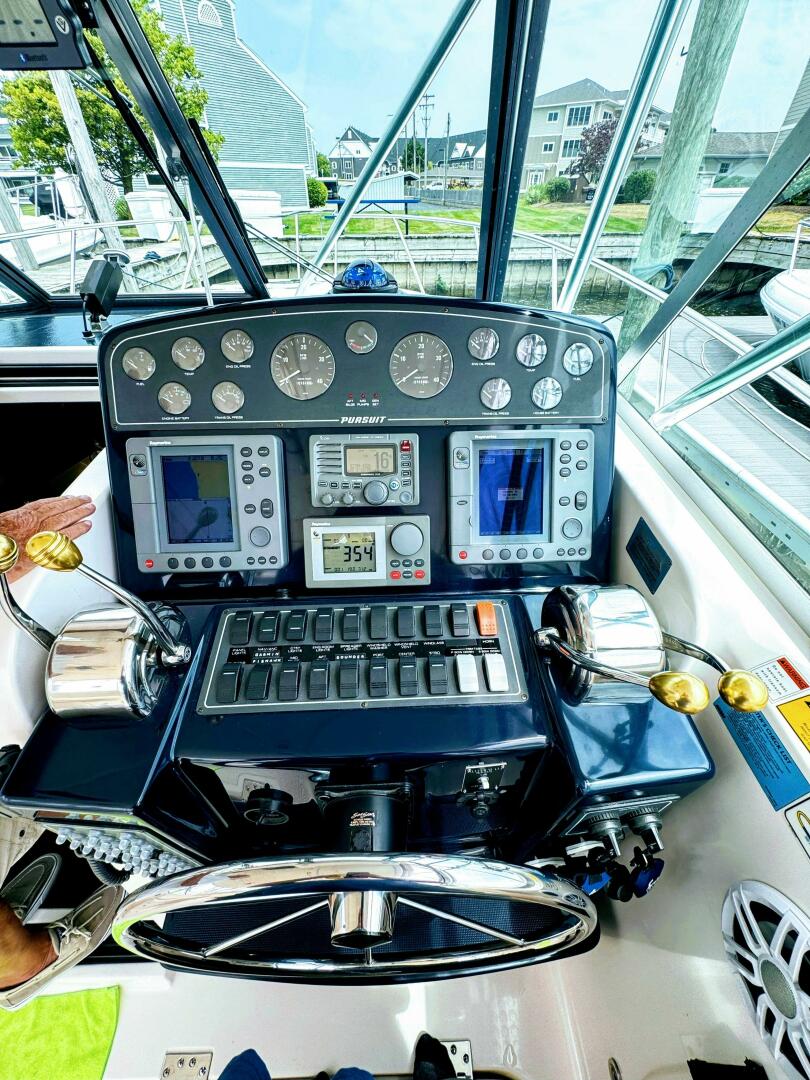 Slide: The Image of Pursuit 3400 Express 2003 - 5510864