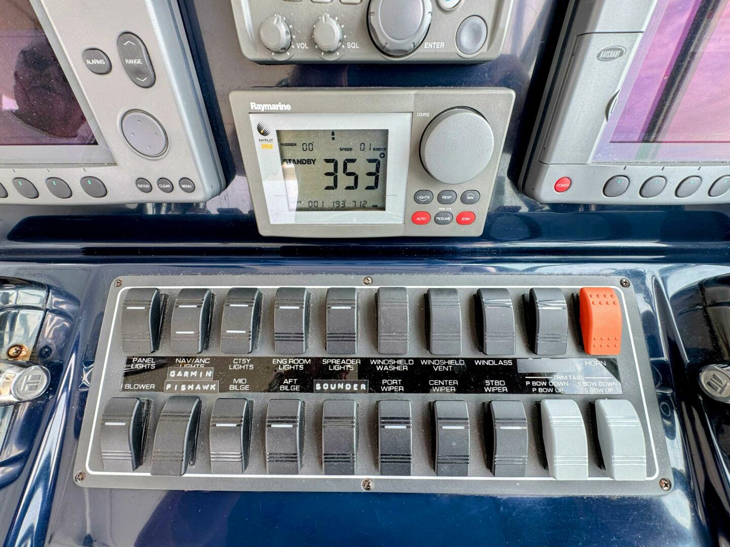 Slide: The Image of Pursuit 3400 Express 2003 - 5510867