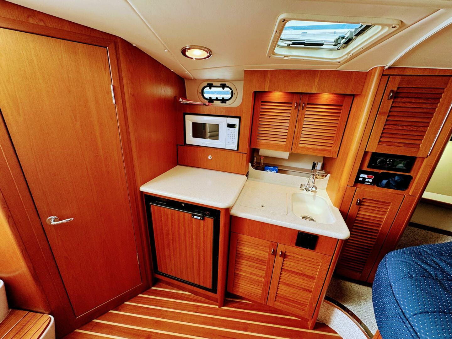 Slide: The Image of Pursuit 3400 Express 2003 - 5510881