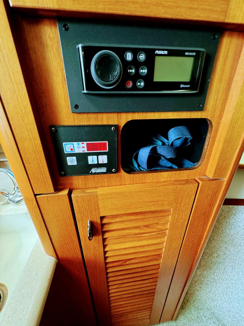 Slide: The Image of Pursuit 3400 Express 2003 - 5510883