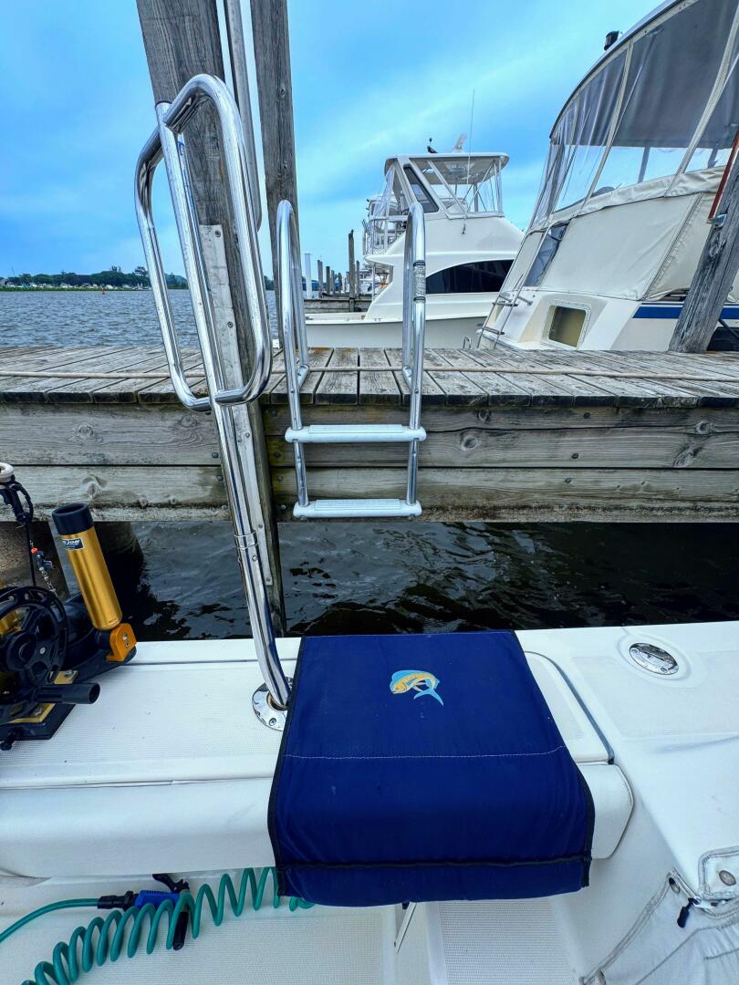 Slide: The Image of Pursuit 3400 Express 2003 - 5510913