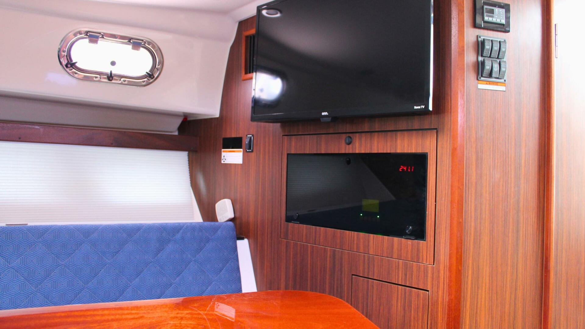 Slide: The Image of Cabin TV - 5073493