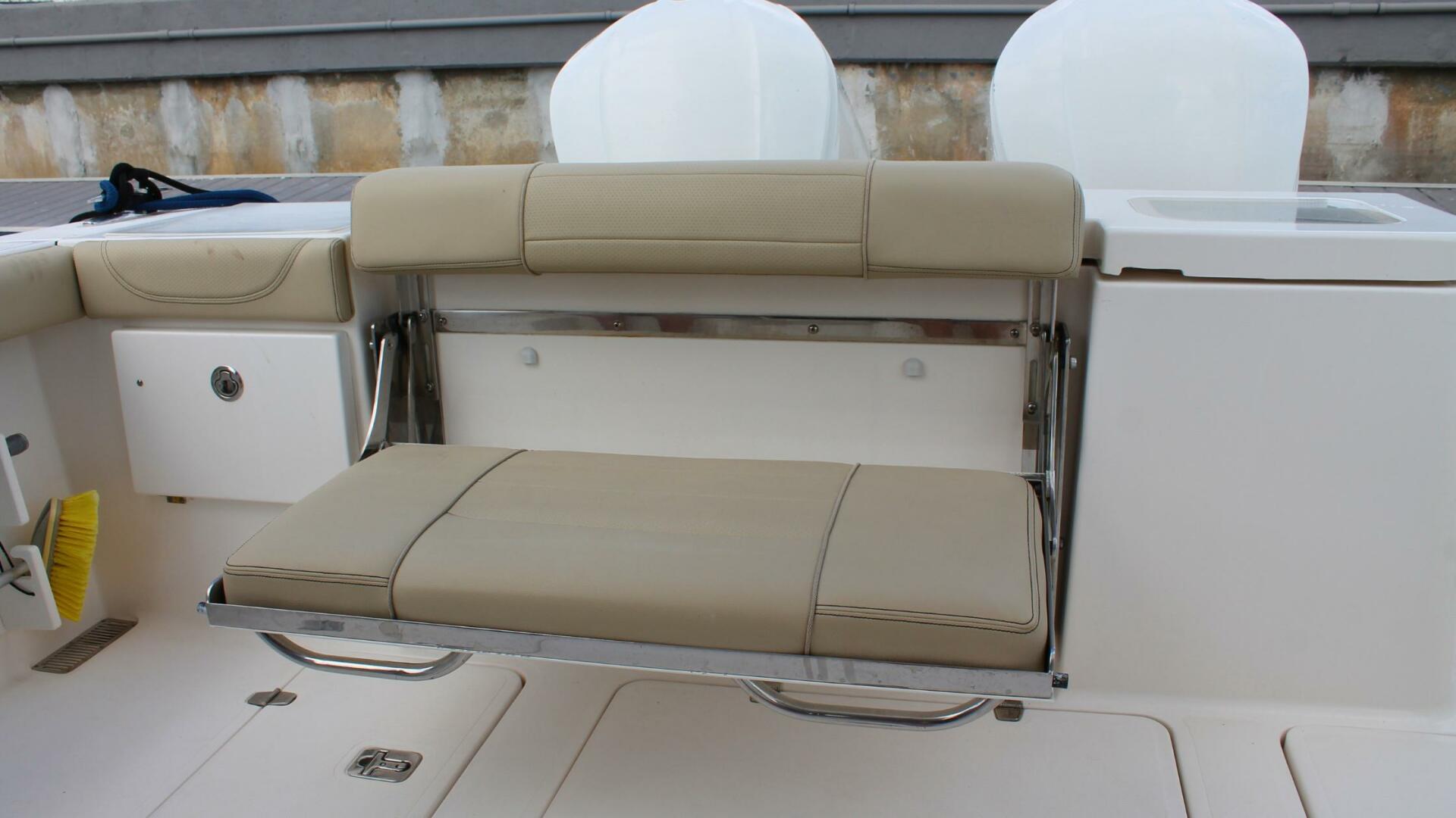 Slide: The Image of Aft Seating - 5073512