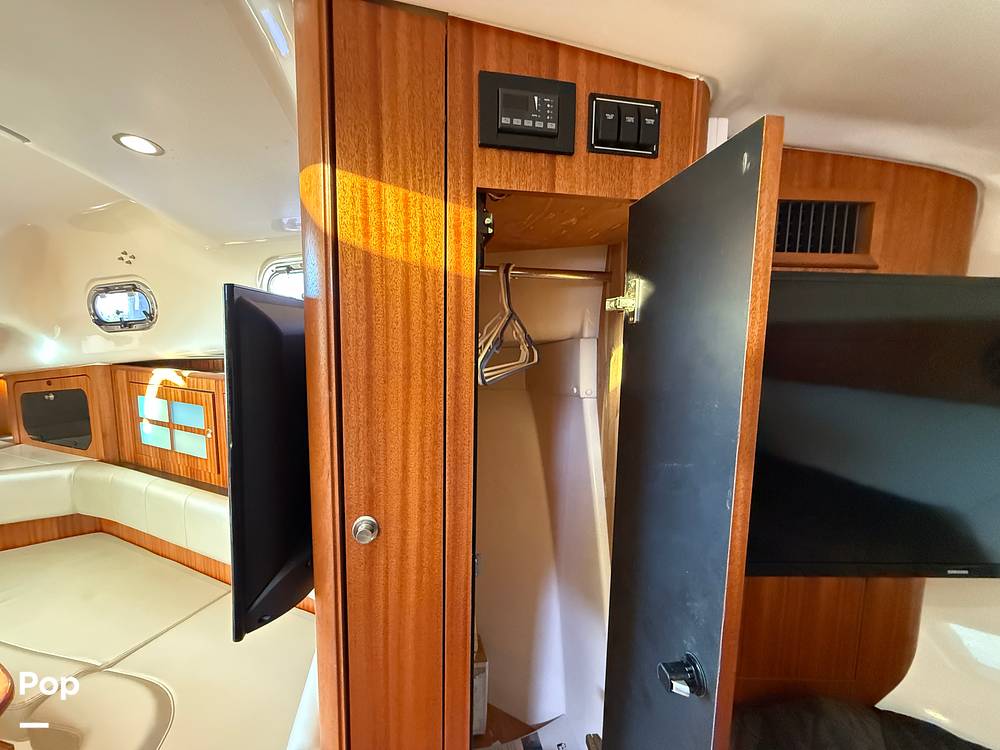 Slide: The Image of Pursuit 385 Offshore 2016 - 110