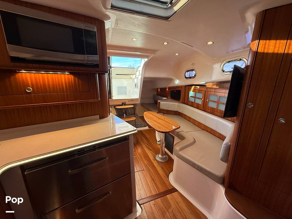 Slide: The Image of Pursuit 385 Offshore 2016 - 115