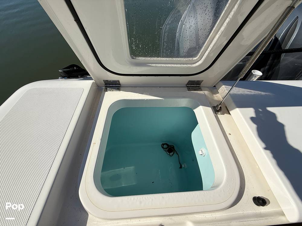Slide: The Image of Pursuit 385 Offshore 2016 - 162