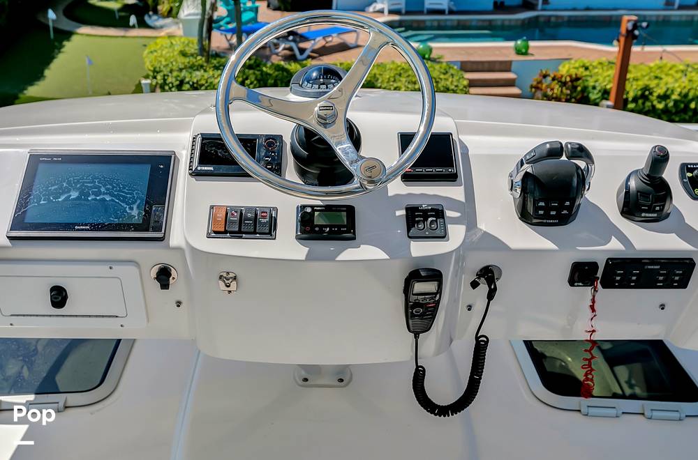 Slide: The Image of Pursuit 385 Offshore 2016 - 213