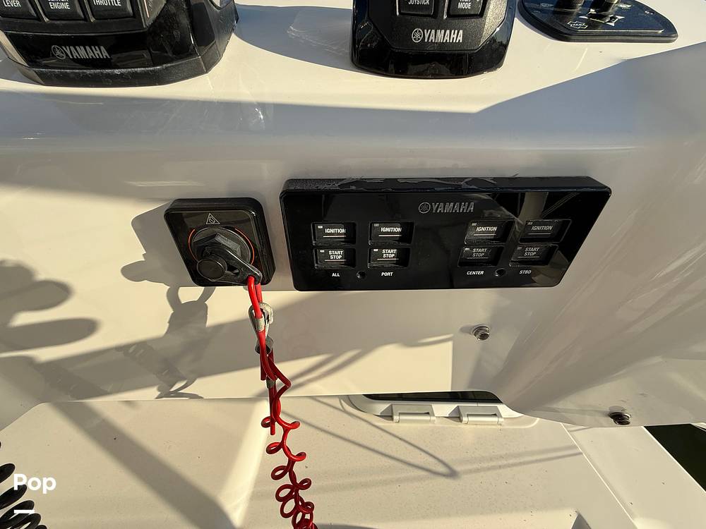 Slide: The Image of Pursuit 385 Offshore 2016 - 219