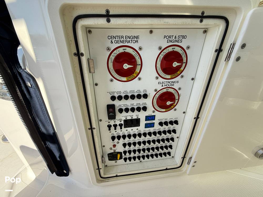 Slide: The Image of Pursuit 385 Offshore 2016 - 38