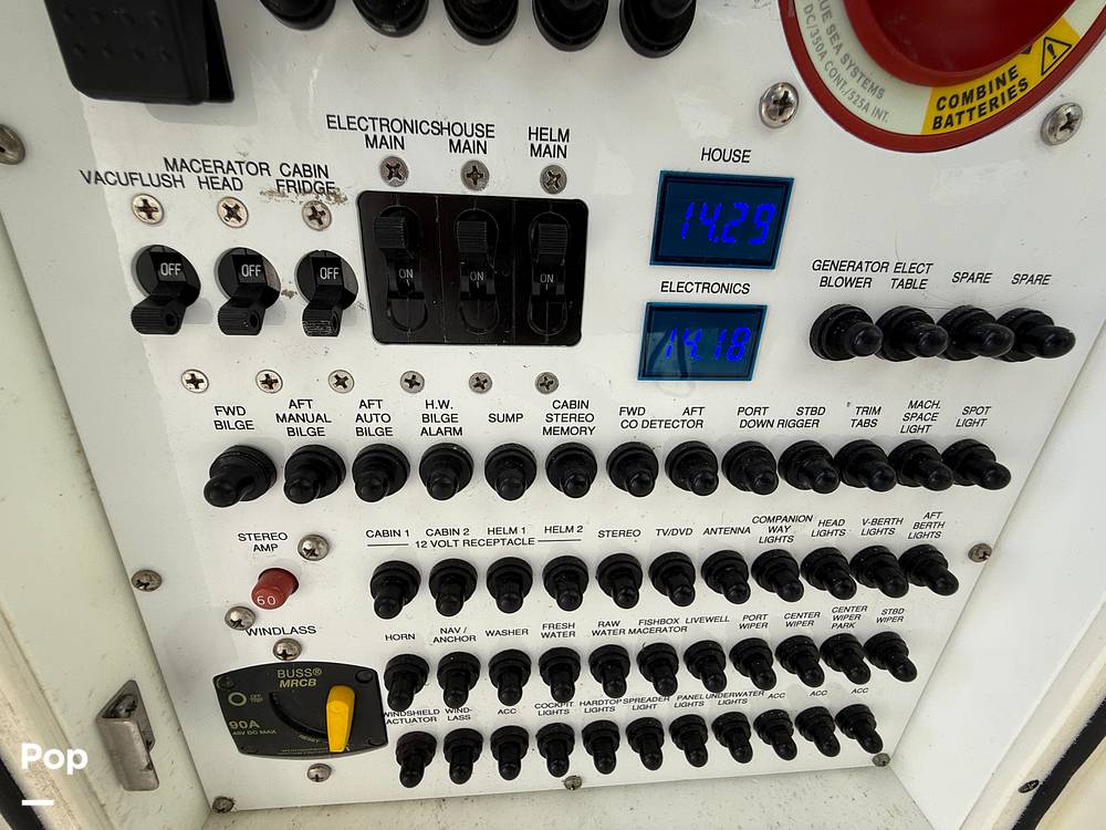 Slide: The Image of Pursuit 385 Offshore 2016 - 40
