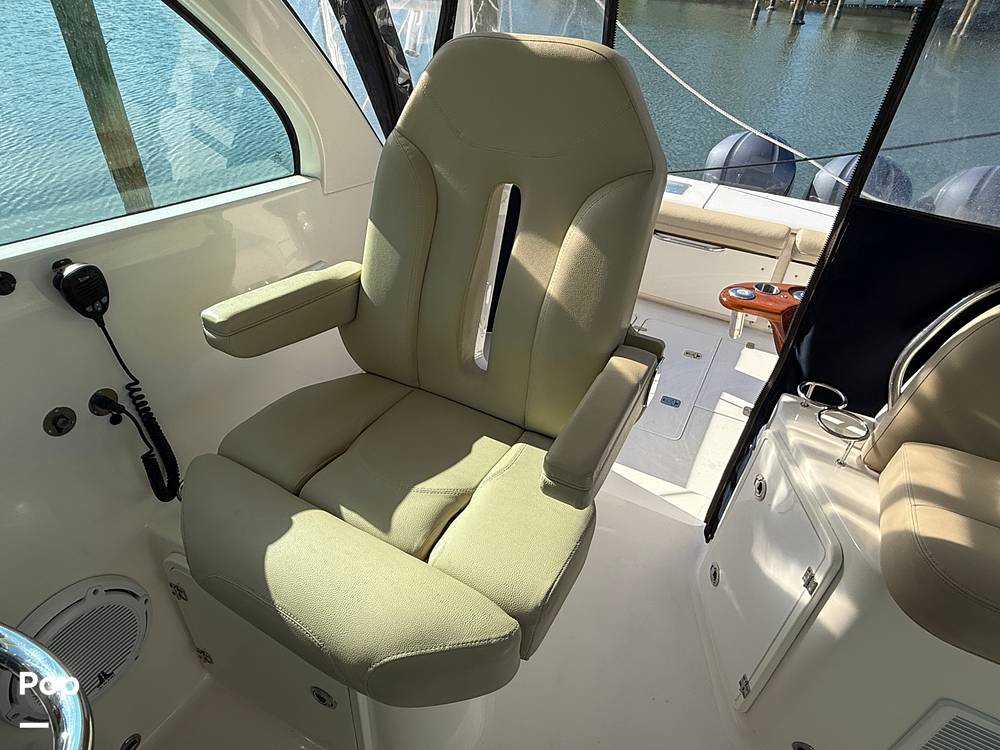 Slide: The Image of Pursuit 385 Offshore 2016 - 75