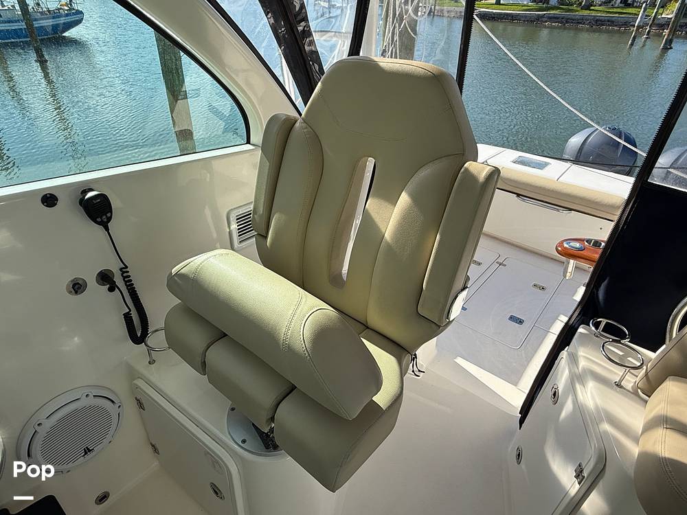 Slide: The Image of Pursuit 385 Offshore 2016 - 76