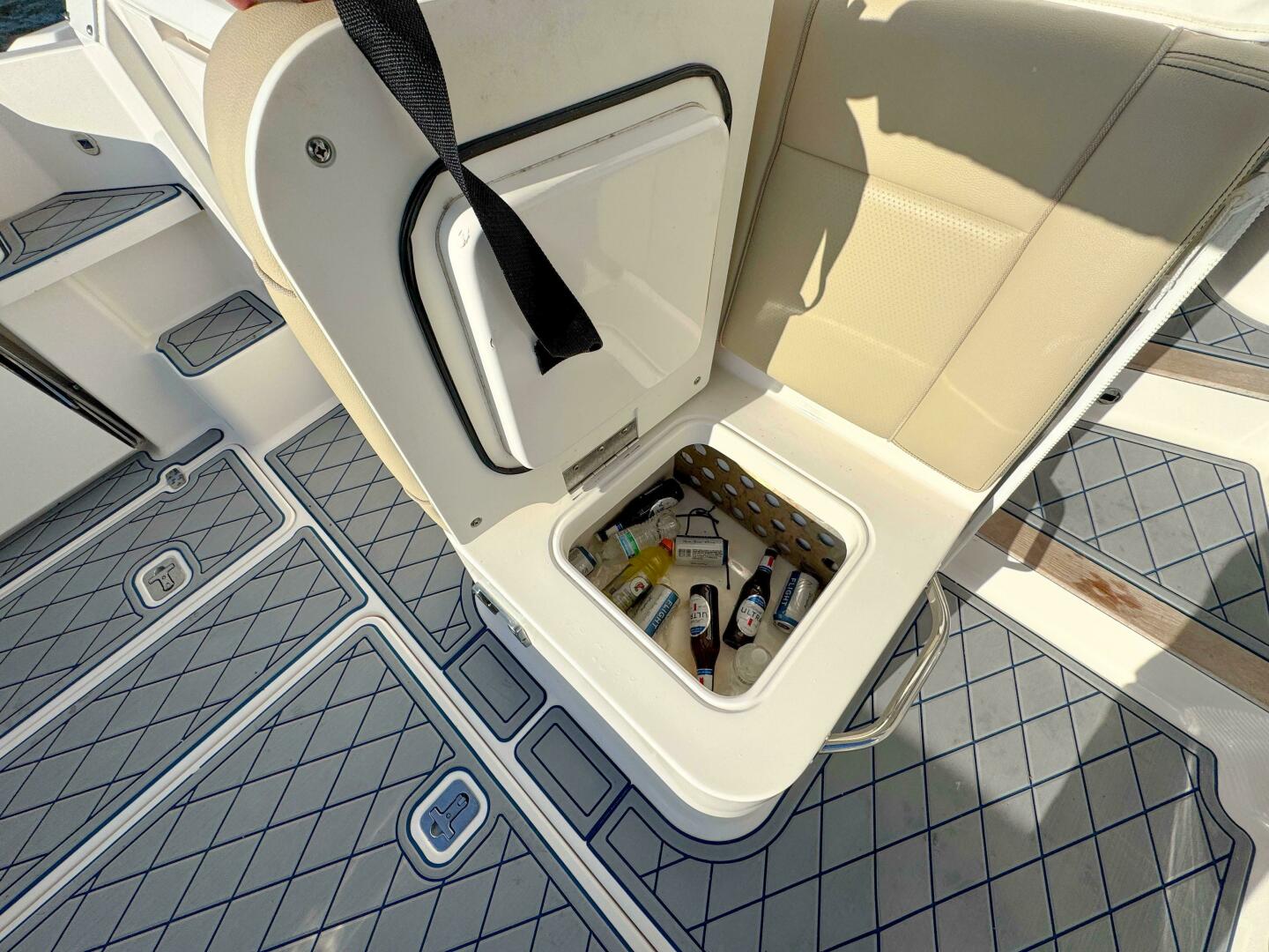 Slide: The Image of Pursuit OS 325 Offshore 2018 - 4889482