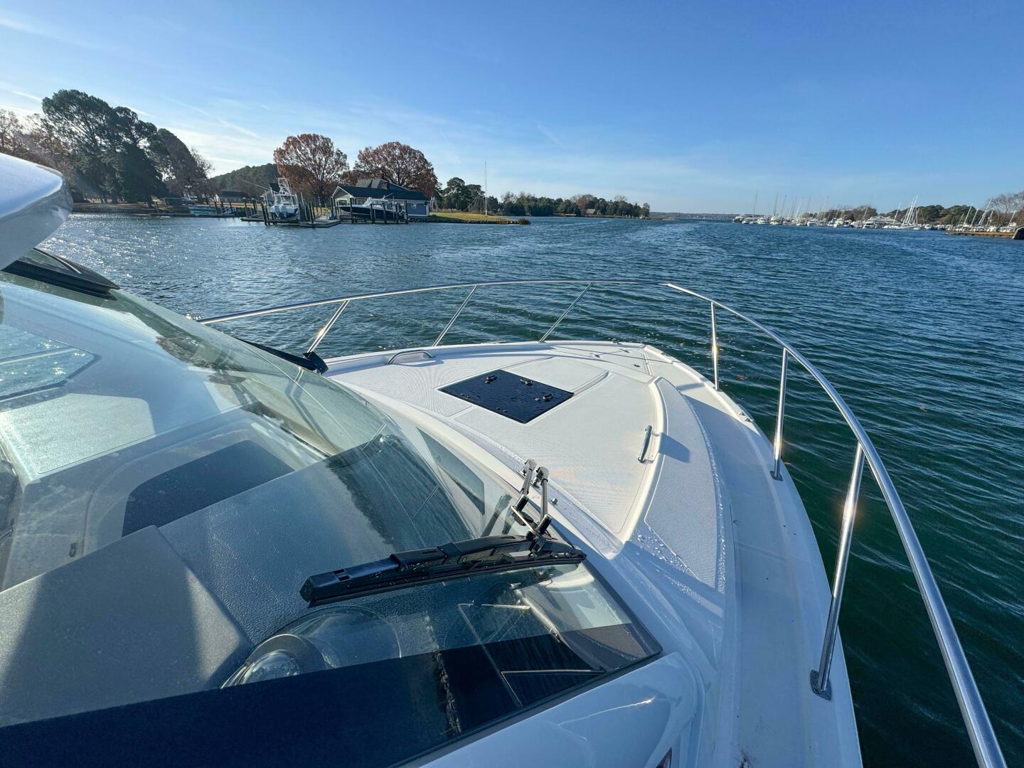 Slide: The Image of Pursuit OS 325 Offshore 2018 - 4889484