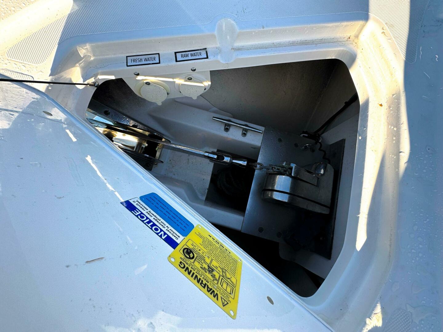 Slide: The Image of Pursuit OS 325 Offshore 2018 - 4889483