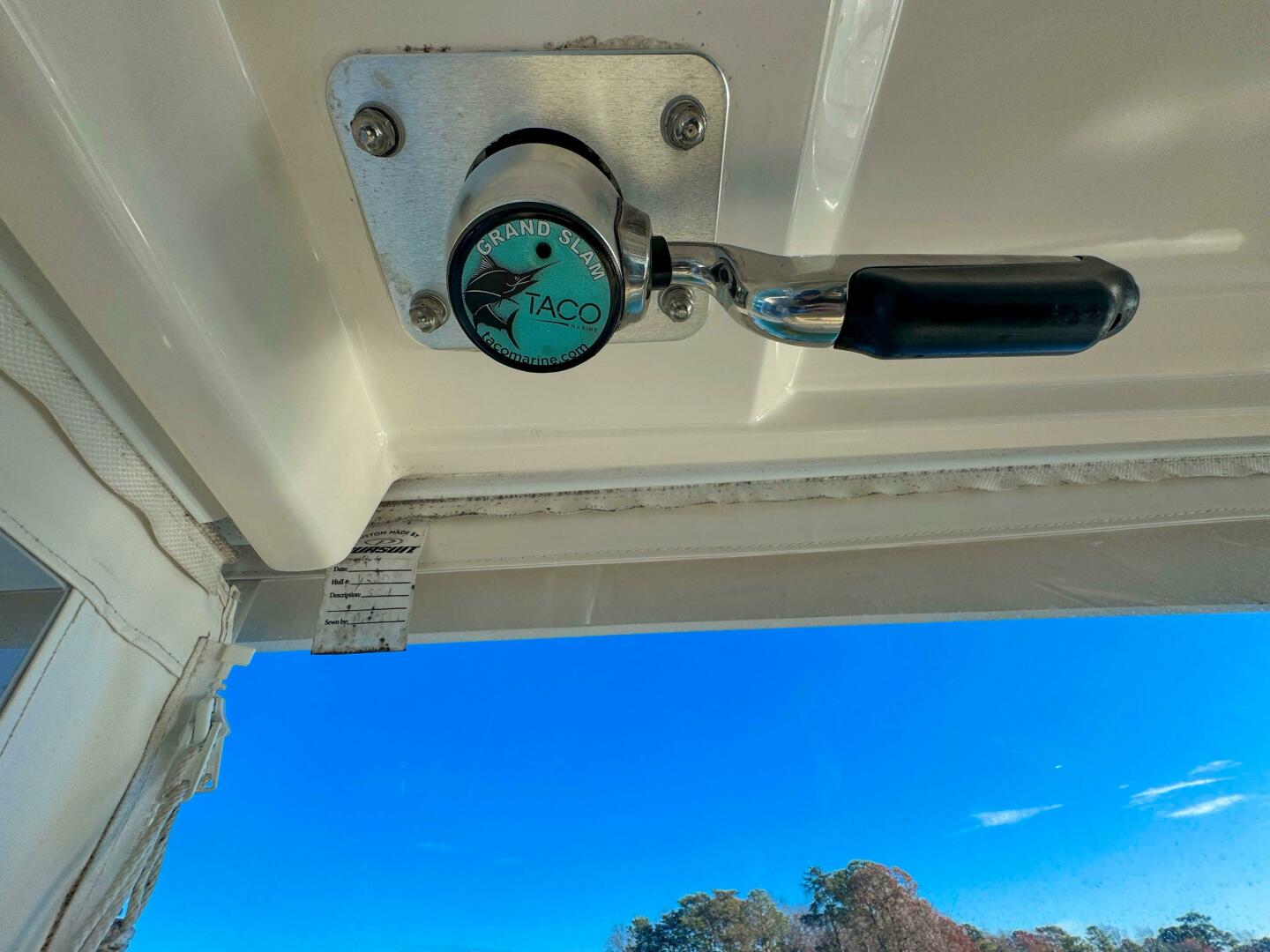 Slide: The Image of Pursuit OS 325 Offshore 2018 - 4889499