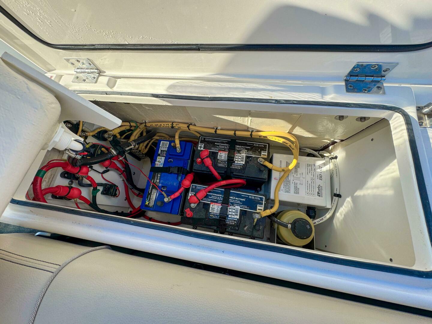 Slide: The Image of Pursuit OS 325 Offshore 2018 - 4889496