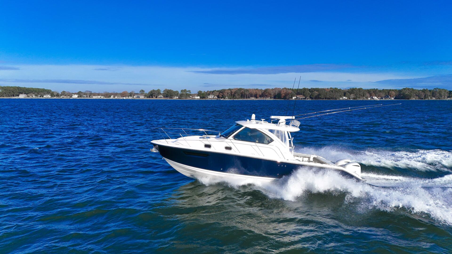 Slide: The Image of Pursuit OS 325 Offshore 2018 - 4889894