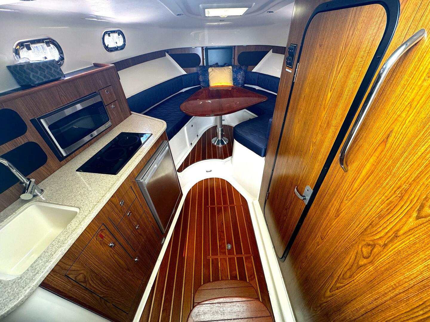 Slide: The Image of 6ft Pursuit 2010 OS345 Liberty - 4488346